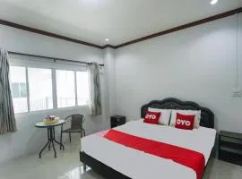 OYO 75394 Sakthong Grand Hotel