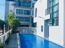 Luxsna Residence, hotel in Ban Kho Hong