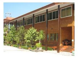 Baansuan Amphawan Resort