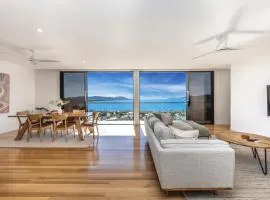 Incredible Views, Open Spaces, Holiday Villa Townsville