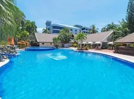 The Ritz Hotel at Garden Oases (Multiple-Use Hotel)