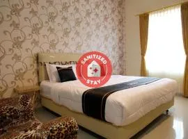 OYO 1616 Hotel Central City 2