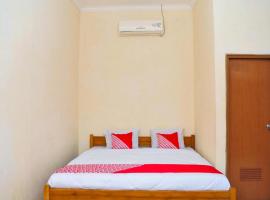 OYO 2471 Swarna Raya, hotel v destinaci Sawarna