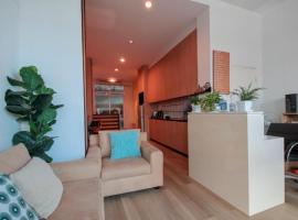 OYO 1162 Chalong Home Place, hotel v destinaci Ban Klang