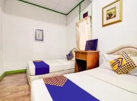 SPOT ON 90046 Villa Anyelir Yustik Selabintana