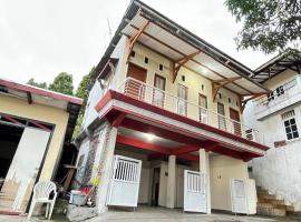 OYO 93422 Villa Tirto, ξενοδοχείο σε Prigen