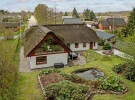 Beautiful Home In Ørsted With Wifi, hotel v destinaci Ørsted