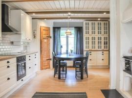 Stunning Home In Skillingsfors, hotel v destinaci Skillingsfors