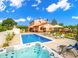 Amazing Home In Marcana