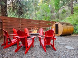 White Pass Log Cabin Luxury Retreat, Hotel in Rimrock
