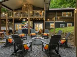Asheville Private Retreat Game Room Hot Tub
