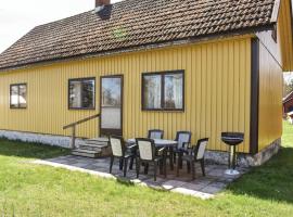 3 Bedroom Beautiful Home In Löttorp – hotel w mieście Löttorp