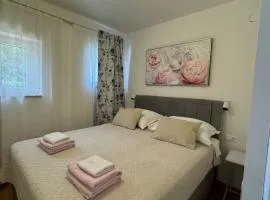 One Bedroom Apartment with Terrace near Sea - Angela's Apartments