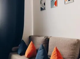 Neuwertiges Apartment mit schnellem WLAN, Glasfaser, Kostenlose Privatparkplatz auch für Transporter geeignet R11