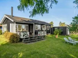 Stunning Home In Faxe With Wifi