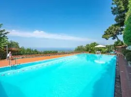 2 Bedroom Nice Home In Camaiore Lu