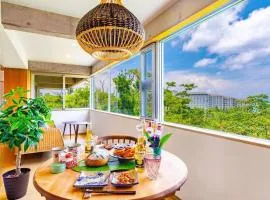 沖縄の空 海 森を贅沢に独り占めできる森の中の隠れ家