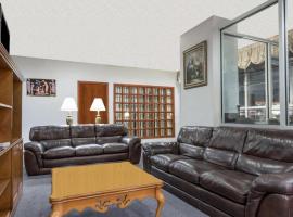 Ramada Limited Norfolk, hotel a Greenwich