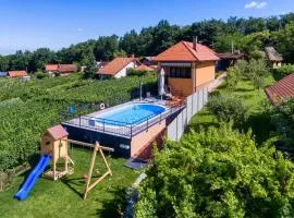 Awesome Home In Jalzabet With Kitchen