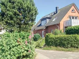 Cozy Apartment In Travemünde With Wifi