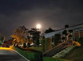Tiamchanwanphen Resort, ξενοδοχείο τριών αστέρων σε Lamphun