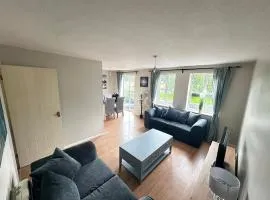 Lovely 2 Dbl bed apartment near Heaton Park and North Manchester Hospital with parking