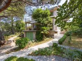 Gorgeous Apartment In Malinska