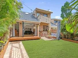 Coastal Comfort in Burleigh Heads Parking and WIFI