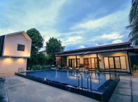 FineUpHome บ้านพักเหมาหลัง 3 ห้องนอน 2 ห้องน้ำ ห้องครัว ห้องรับแขก ห้องรับประทานอาหาร พร้อมสระว่ายน้ำส่วนตัว, hotel in Chiang Khan