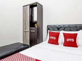 OYO Life 92184 Mr Brown Homestay, hotel v destinaci Rembang