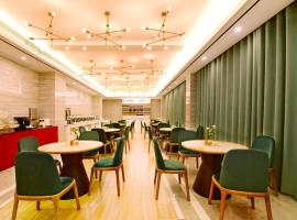 Kyriad Marvelous Hotel Yiyang Xiufeng Park, hotel v destinaci Heshanqu