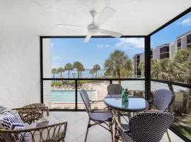 Riverfront condo in Olde Marco with pools/tennis