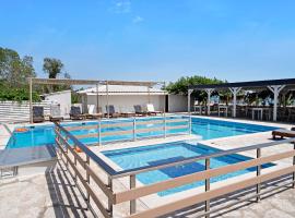 Iguana studio 16, hotel in Pídima Kyrás