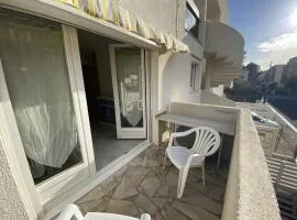 Narbonne-Plage : T2 climatisé, balcon, parking, à 100m de la plage, commerces à proximité - FR-1-795-12