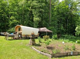 Little Ranch am Badesee, κάμπινγκ πολυτελείας σε Urnshausen