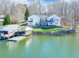 6 BD Smith Mountain Lakefront Escape sunset