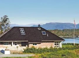 Nice Home In Lundegrend With Wifi