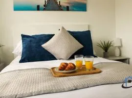 Beckleigh House, Kettering king or twin beds free parking x3