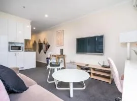 2BR Apt in the heart of the Gungahlin Town Centre - Hosted by CanStay