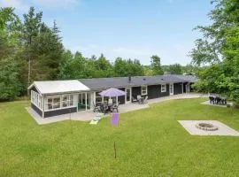 Gorgeous Home In Glesborg With Kitchen