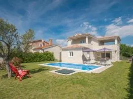 4 Bedroom Lovely Home In Krancici