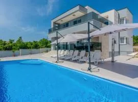 4 Bedroom Nice Home In Slivnica Donja
