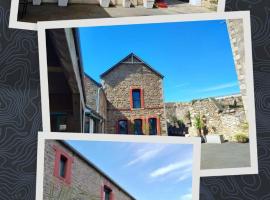 Chambres d'h&ocirc;tes Les Carm&eacute;lites, hotel com estacionamento em Guingamp