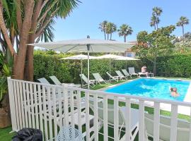 Résidence Carlton - Rénovée avec Piscine, Hotel in Beaulieu-sur-Mer