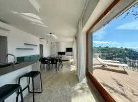 Elegant modern and bright flat with splendid terrace overlooking the sea and Palmaria Island Modern designer interior accommodates up to six people