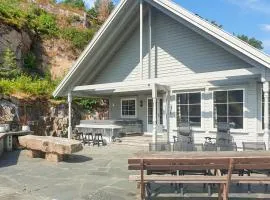 Stunning Home In Lindesnes With Sauna