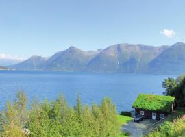 Raaen Hytteutleige, hotel com banheiras de hidromassagem em Utne