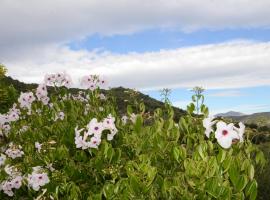 Fantastic Sardinia FBU-LUX02 Bilocale con vista mare a Budoni relax e natura, Hotel in Ovodda