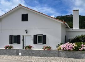 Location d'une maison traditionnel dans un village, hotel v destinaci Bouceiros