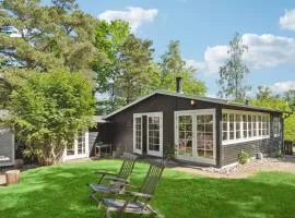 3 Bedroom Pet Friendly Home In Ebeltoft